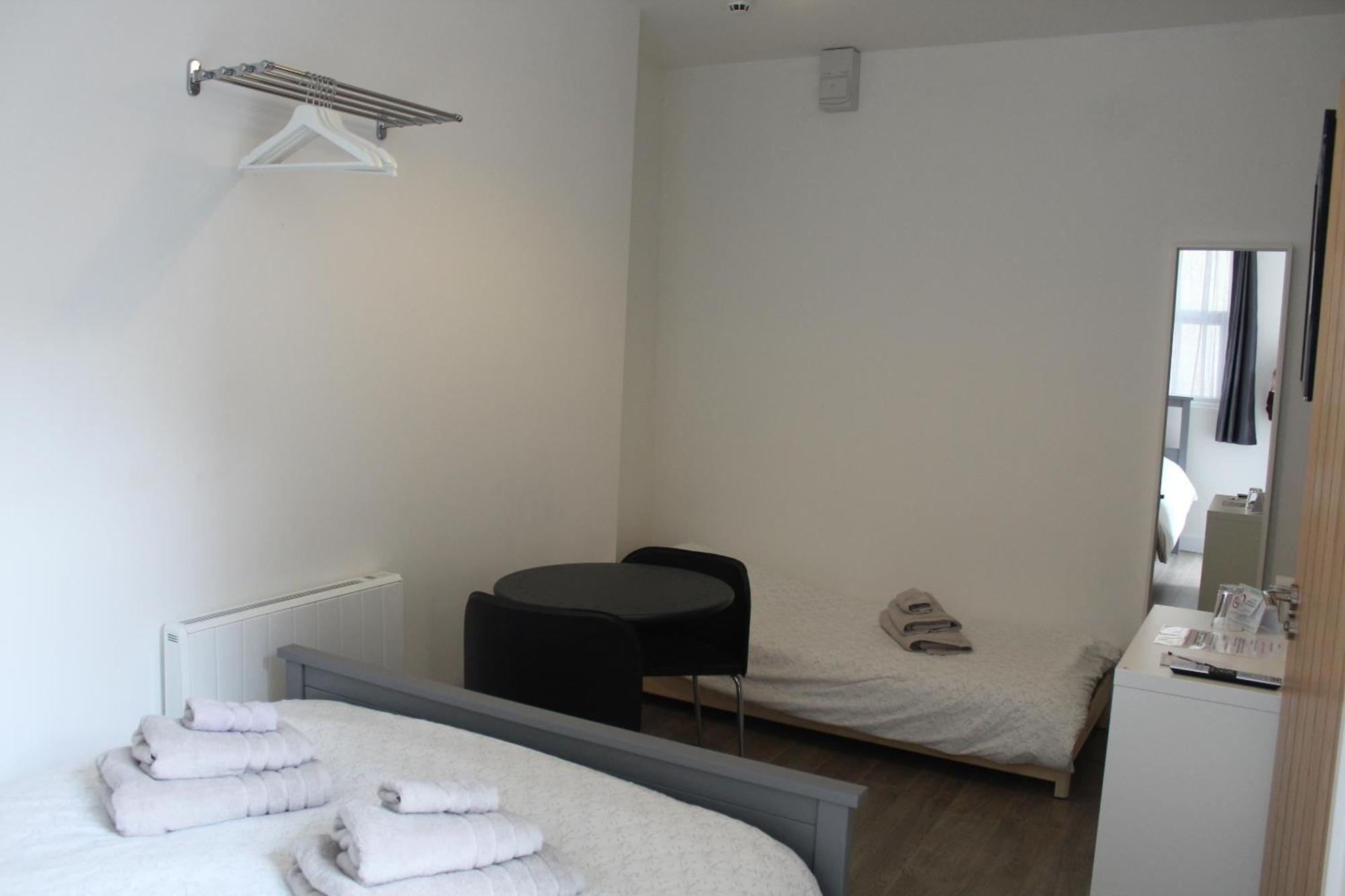 The Swan Inn Southampton Room photo