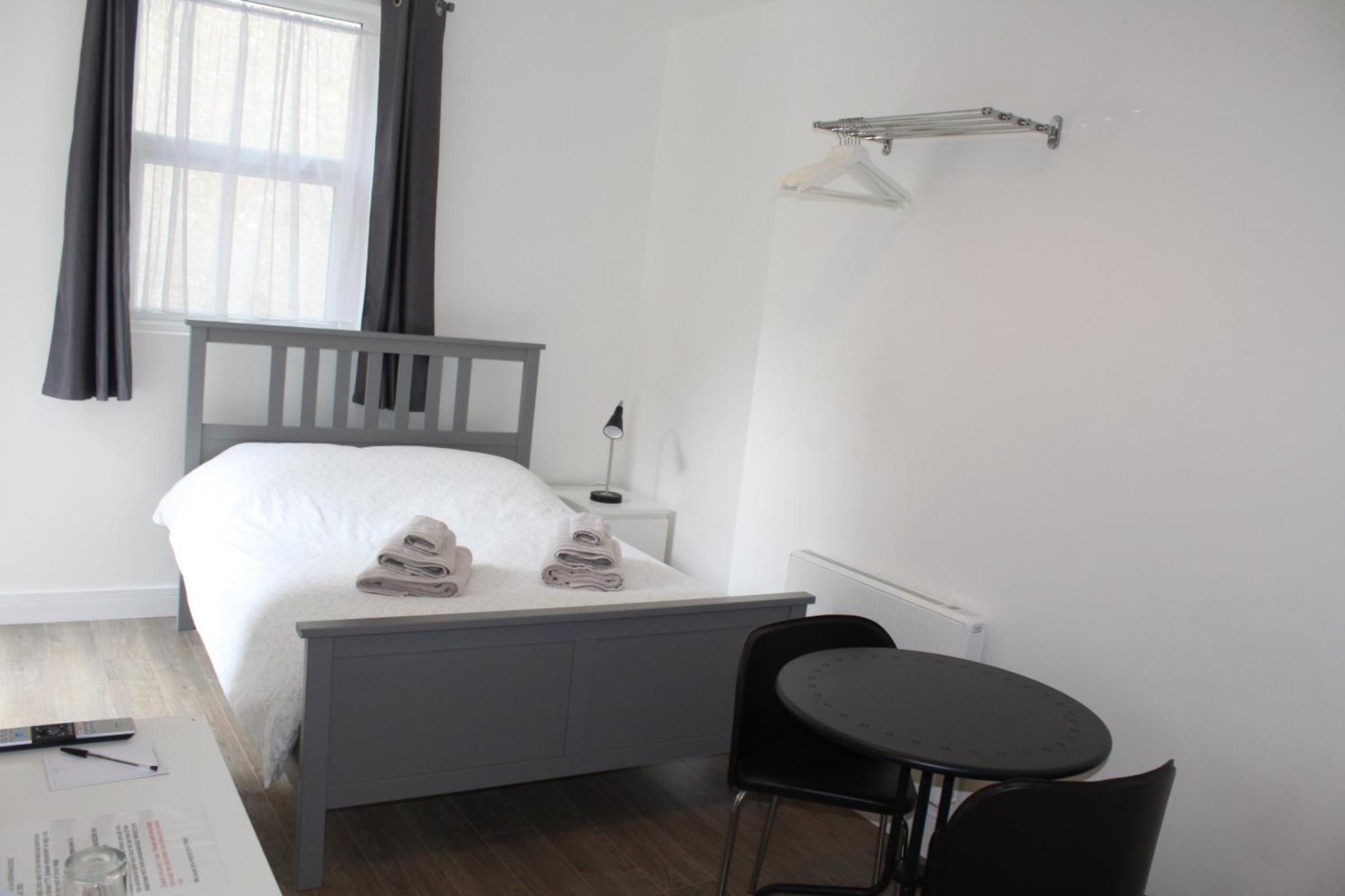 The Swan Inn Southampton Room photo