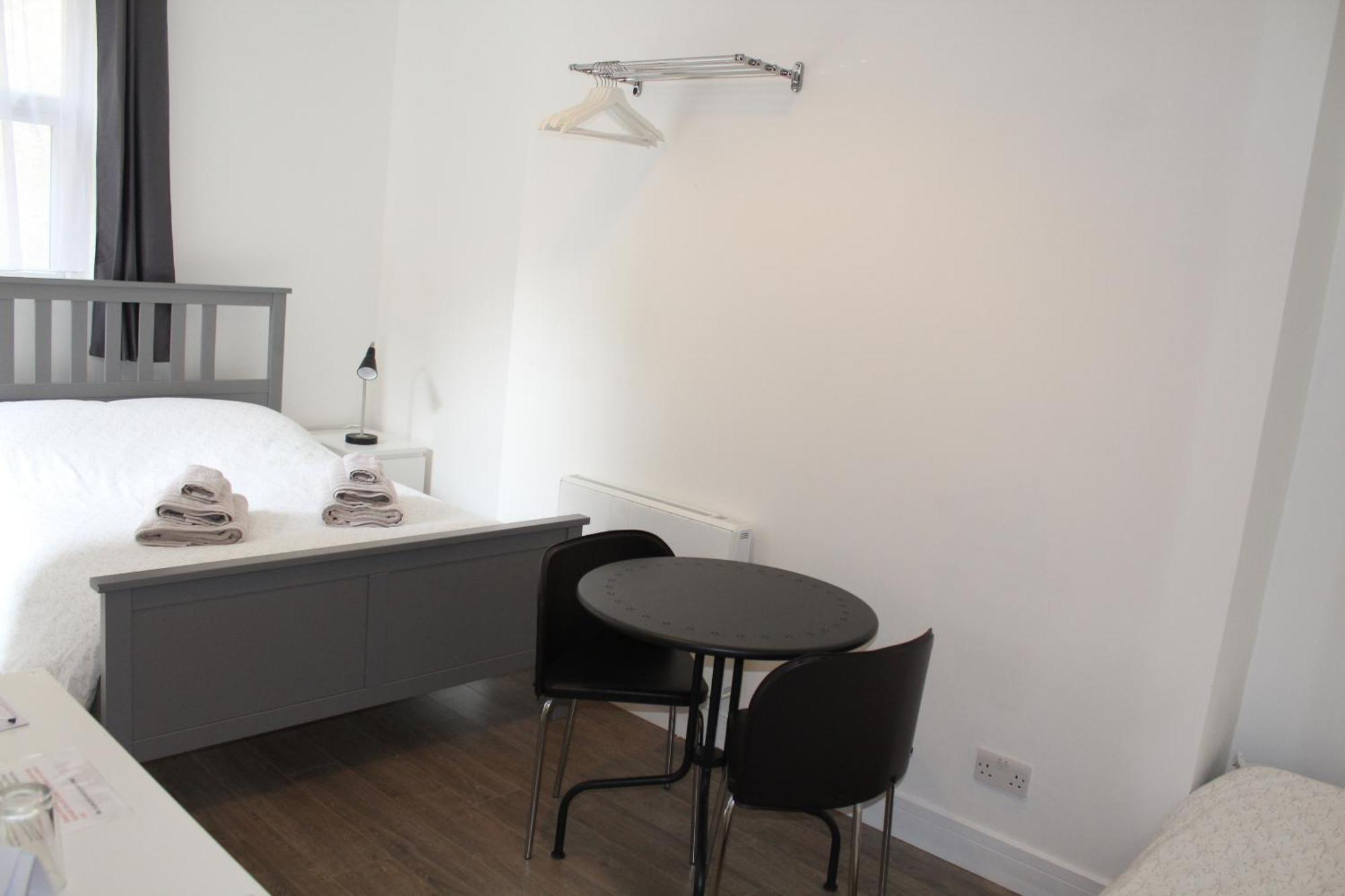The Swan Inn Southampton Room photo