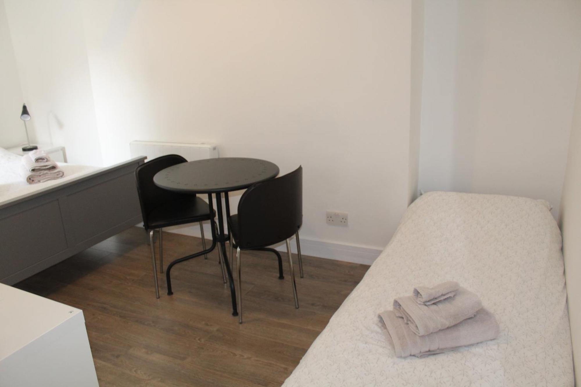 The Swan Inn Southampton Room photo